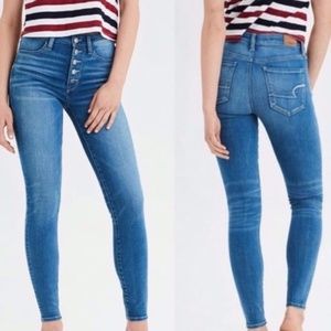 American Eagle Super High Rise Skinny Jegging Light Wash Button Fly